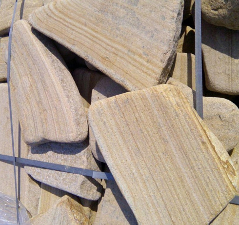 Kamenclub.ru: Песчаник пластушка галтованный желтый с рисунком (3 см)  купить в Крыму плитняк - пластушка желтый песчаник 21000 руб/м3   фото КАМЕНЬ КЛУБ