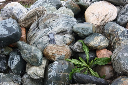 Kamenclub.ru: Ландшафтные валунчики фр.100-500 мм.  купить в Крыму крупный природный камень серый, темно-серый, светло-серый речной валун крупный 4800 руб/т   фото КАМЕНЬ КЛУБ