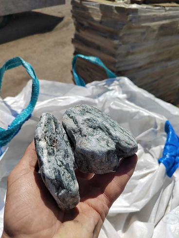 фото Галтованный жадеит (фр. 70-100 мм)  купить в Крыму в интернет-портале КАМЕНЬ КЛУБ