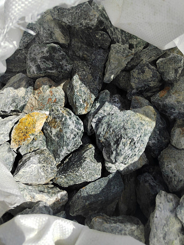 фото Галтованный жадеит (фр. 70-100 мм)  купить в Крыму в интернет-портале КАМЕНЬ КЛУБ