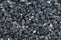 Kamenclub.ru: Щебень крошка черный (мрамор) фр. 3-5 мм.  купить в Крыму мрамор черный белый с прожилками щебень мраморный декоративный колотый 18000 руб/т   фото КАМЕНЬ КЛУБ