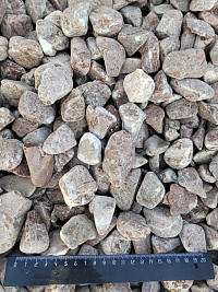 Kamenclub.ru: Мраморная крошка (щебень галтованный розовый) фр.20-40 мм.  купить в Крыму мрамор розовый, красный оголтованный округлый щебень  15000 руб/т   фото КАМЕНЬ КЛУБ