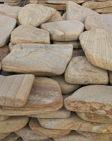 Kamenclub.ru: Песчаник пластушка галтованный желтый с рисунком (3 см)  купить в Крыму плитняк - пластушка желтый песчаник 21000 руб/м3   фото КАМЕНЬ КЛУБ