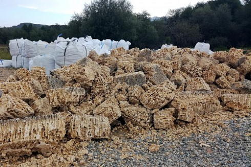 Kamenclub.ru: Крымский природный меотис фр. 100-500 мм.  купить в Крыму меотис бежевый рыжий молочный желтый ракушечник 4 500 руб/т   фото КАМЕНЬ КЛУБ