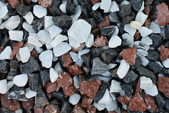 Kamenclub.ru: Мраморная крошка (щебень крошка микс : белый-черный-розовый) фр. 3-5 мм.  купить в Крыму мрамор белый, черный, розовый, разноцветный мраморная каменная крошка декорвтивная 12000 руб/т   фото КАМЕНЬ КЛУБ
