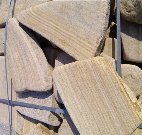 Kamenclub.ru: Песчаник пластушка галтованный желтый с рисунком (3 см)  купить в Крыму плитняк - пластушка желтый песчаник 21000 руб/м3   фото КАМЕНЬ КЛУБ