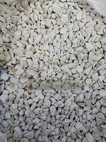 Kamenclub.ru: Мраморная крошка, щебень, цвет-белый, фр. 10-20 мм.  купить в Крыму мрамор белый, молочный айвори каменная ландшафтная декоративная крошка шебня 12000 руб/т   фото КАМЕНЬ КЛУБ