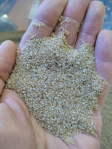 Кварцевый песок для площадок фр. 0,3 - 1 мм.  купить в Крыму фото Камень Клуб