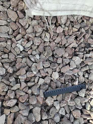 Kamenclub.ru: Мраморная крошка (щебень галтованный розовый) фр.20-40 мм.  купить в Крыму мрамор розовый, красный оголтованный округлый щебень  15000 руб/т   фото КАМЕНЬ КЛУБ