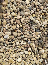 Kamenclub.ru: Галька речная окат рыжая фр. 20-40 мм. купить  в Крыму галька речная окатанная рыжая желтая серая округлая речная галька 5000 руб/т   фото КАМЕНЬ КЛУБ