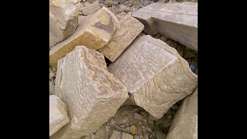 Kamenclub.ru: Песчаник пластушка желтый с рисунком (4-6 см)  купить в Крыму плитняк пластушка желтый с рисунком песчаник 9 000 руб/м3   фото КАМЕНЬ КЛУБ