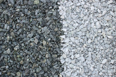 Kamenclub.ru: Щебень крошка зеленый (змеевик) фр. 10-20 мм.  купить в Крыму змеевик зеленый, салатовый декоративная ландшафтная каменная крошка щебня 7 200 руб/т   фото КАМЕНЬ КЛУБ