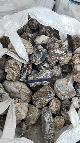 Kamenclub.ru: Кварцевый валунчик фр.100-300 мм.  купить в Крыму кварц белый, бежевый молочный рыжий крупный природный камень галечник 7850 руб/т   фото КАМЕНЬ КЛУБ