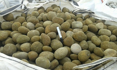 Kamenclub.ru: Песчаник ядра, фр. 100-300 мм  купить в Крыму песчаник бежевый серый рыжий речная галька 5 000 руб/т   фото КАМЕНЬ КЛУБ