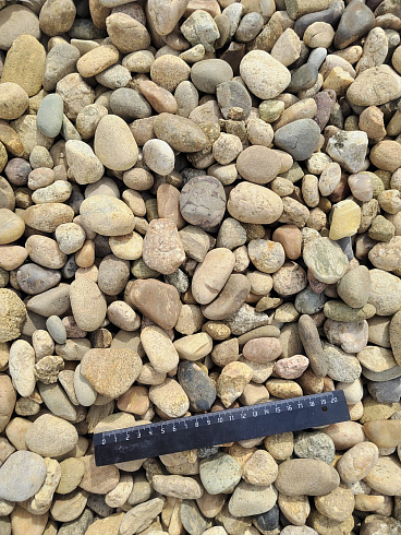 Kamenclub.ru: Галька речная окат рыжая фр. 20-40 мм. купить  в Крыму галька речная окатанная рыжая желтая серая округлая речная галька 5000 руб/т   фото КАМЕНЬ КЛУБ