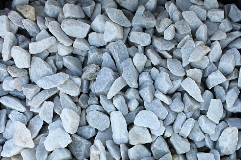 Kamenclub.ru: Мраморная крошка, щебень, цвет-белый, фр. 40-70 мм.  купить в Крыму мрамор белый молочный айвори мраморный каменный декоративный  12000 руб/т   фото КАМЕНЬ КЛУБ