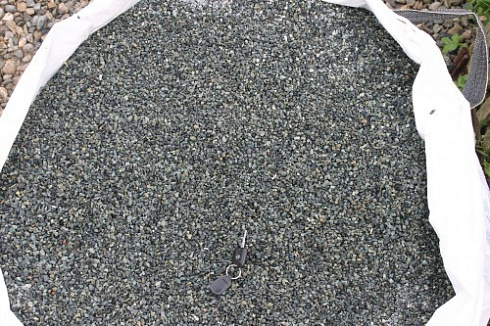 Kamenclub.ru: Щебень крошка зеленый (змеевик) фр. 5-10 мм  купить в Крыму змеевик зеленый, салатовый ландшафтный декоративный щебень крошка 7 200 руб/т   фото КАМЕНЬ КЛУБ