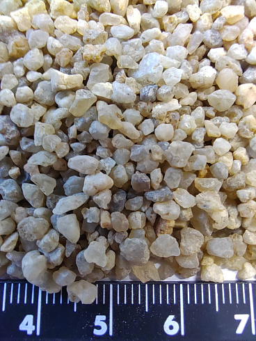 Кварцевый песок для водоподготовки фр. 1,6-3 мм.  купить в Крыму фото Камень Клуб