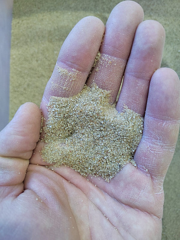 Кварцевый песок для площадок фр. 0,16-0,63 мм.  купить в Крыму фото Камень Клуб