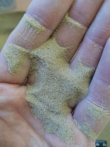 Кварцевый песок для площадок фр. 0,1-0,5 мм.  купить в Крыму фото Камень Клуб