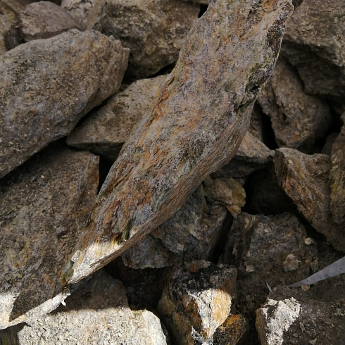 фото Змеевик салатовый  (фр. 70-100 мм)  купить в Крыму в интернет-портале КАМЕНЬ КЛУБ