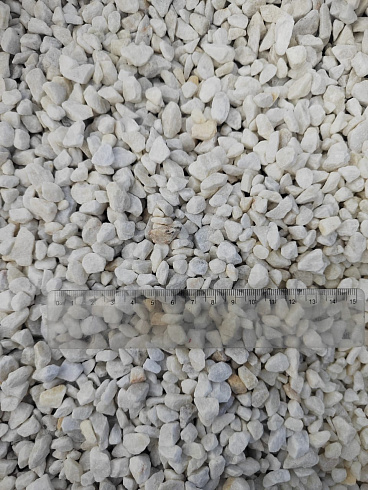 Kamenclub.ru: Мраморная крошка, щебень, цвет-белый, фр. 5-10 мм.  купить в Крыму мрамор белый, айвори, молочный мраморная каменная крошка ландшафтная 12000 руб/т   фото КАМЕНЬ КЛУБ