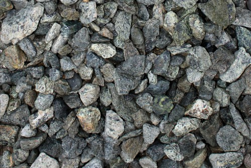 Kamenclub.ru: Щебень крошка зеленый (змеевик) фр. 40-70 мм.  купить в Крыму мрамор змеевик зеленый, салатовый щебень декоративный 8000 руб/т   фото КАМЕНЬ КЛУБ