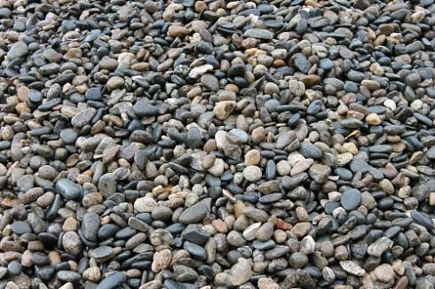 Kamenclub.ru: Галька речная окат (серая) фр.40-60 мм купить  в Крыму галька речная серый бежевый рыжий коричневый округлый речной камень 5000 руб/т   фото КАМЕНЬ КЛУБ