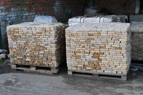 Kamenclub.ru: Песчаник брусчатка (Готика) art PSG-L-01  купить в Крыму    2300 руб/кв.м   фото КАМЕНЬ КЛУБ