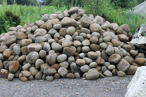 Kamenclub.ru: Песчаник ядра, фр. 100-300 мм  купить в Крыму песчаник бежевый серый рыжий речная галька 5 000 руб/т   фото КАМЕНЬ КЛУБ