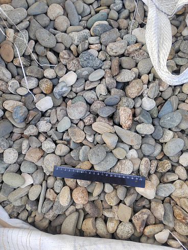 Kamenclub.ru: Галька речная окат (пестрая) фр. 20-40 мм. купить  в Крыму галька речная пестрая, серая, серые оттенки галька речная окатанная округлая 5000 руб/т   фото КАМЕНЬ КЛУБ