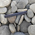 Kamenclub.ru: Галька речная плоская (серо-белая) фр. 70-120 мм. купить  в Крыму галька галечник речной серый, белый окатанная плоская  природная галька 9000 руб/т   фото КАМЕНЬ КЛУБ