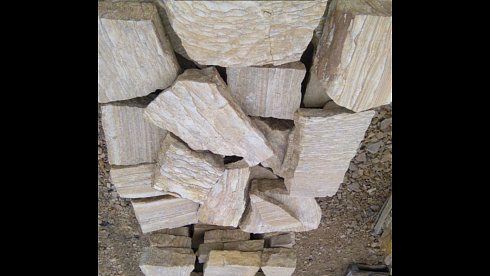 Kamenclub.ru: Песчаник пластушка желтый с рисунком (4-6 см)  купить в Крыму плитняк пластушка желтый с рисунком песчаник 9 000 руб/м3   фото КАМЕНЬ КЛУБ