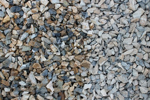 Kamenclub.ru: Мраморная крошка (щебень крошка медовый), фр. 10-20 мм.  купить в Крыму песчаник бежевый, серый каменная ландшафтная крошка  12000 руб/т   фото КАМЕНЬ КЛУБ