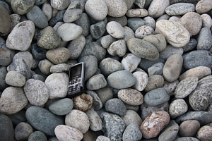 Kamenclub.ru: Галька речная окат (ассорти) фр. 50-100 мм. купить  в Крыму галька природная округлая серая белая черная серая коричневая синяя галька речная окатанная округлая 6200 руб/т   фото КАМЕНЬ КЛУБ