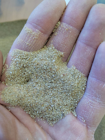 Кварцевый песок для площадок фр. 0,16-0,63 мм.  купить в Крыму фото Камень Клуб