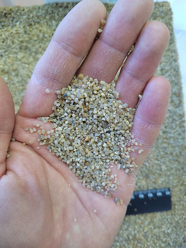 Кварцевый песок для площадок фр. 0,8 - 2 мм.  купить в Крыму фото Камень Клуб