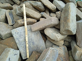 Kamenclub.ru: Песчаник для мощения дорожек, площадок, парковок ( фр 5-10 см)  купить в Крыму песчаник  серый желтый коричневый рыжий песчаник оголтованный окатанный 6500 руб/т   фото КАМЕНЬ КЛУБ