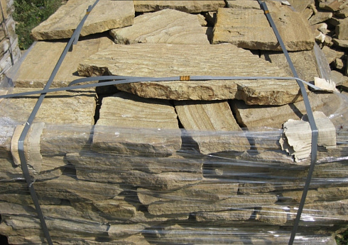 Kamenclub.ru: Песчаник пластушка желтый с рисунком (3 см)  купить в Крыму песчаник желтый с рисунком, рыжий, желтый песчаник пластушка ландшафтная рваная 8 500 руб/м3   фото КАМЕНЬ КЛУБ