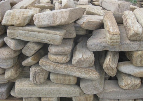 Kamenclub.ru: Песчаник пластушка галтованный желтый с рисунком (3 см)  купить в Крыму плитняк - пластушка желтый песчаник 21000 руб/м3   фото КАМЕНЬ КЛУБ