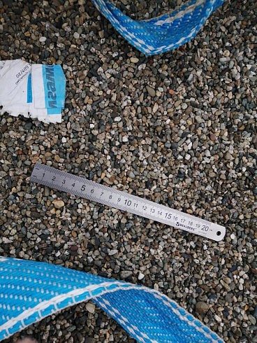 Kamenclub.ru: Галька речная окат (серая) фр.3-5 мм купить  в Крыму галька речная серая бежевый темно-серый окатанный речной камень округлый 9500 руб/т   фото КАМЕНЬ КЛУБ