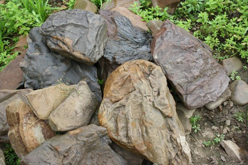 Kamenclub.ru: Песчаник декоративный ландшафтный (фр. 300-500 мм)  купить в Крыму песчаник желтый рыжий серый зеленый валун речной окатанный природный песчаника 4 500 руб/т   фото КАМЕНЬ КЛУБ