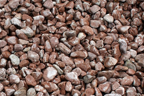 Kamenclub.ru: Мраморная крошка (щебень галтованный розовый) фр.40-70 мм.  купить в Крыму мрамор розовый, красный галтовка мраморная щебня 15000 руб/т   фото КАМЕНЬ КЛУБ