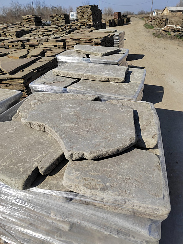 Kamenclub.ru: Песчаник галтованный для облицовки (фр. 2-5 см)  купить в Крыму песчник рыжий желтый серый песчаник окатанный речной 6 000 руб/т   фото КАМЕНЬ КЛУБ