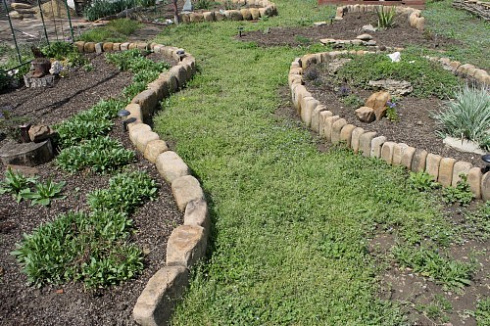 Kamenclub.ru: Песчаник для строительства и кладки блочный (фр 100-200 мм)  купить в Крыму песчаник бежевый серый рыжий валун мелкий для строительства песчаник 6500 руб/т   фото КАМЕНЬ КЛУБ