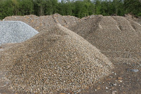 Kamenclub.ru: Галька окат (серо-желтая) фр.10-20 мм. купить  в Крыму галька серо-желтая, рыжая, серый речная окатанная округлая галька 5000 руб/т   фото КАМЕНЬ КЛУБ