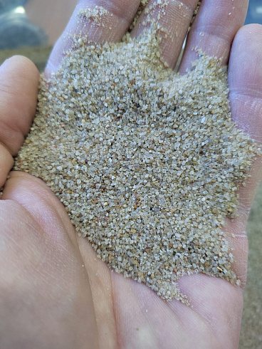 Кварцевый песок для площадок фр. 0,3 - 1 мм.  купить в Крыму фото Камень Клуб