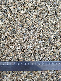 Kamenclub.ru: Галька речная окат (серая) фр.3-5 мм купить  в Крыму галька речная серая бежевый темно-серый окатанный речной камень округлый 9500 руб/т   фото КАМЕНЬ КЛУБ