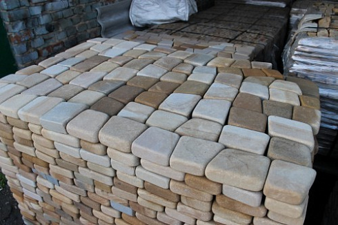 Kamenclub.ru: Песчаник брусчатка (Готика) art PSG-L-01  купить в Крыму    2300 руб/кв.м   фото КАМЕНЬ КЛУБ