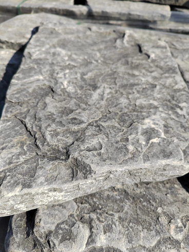 Kamenclub.ru: Песчаник галтованный для облицовки (фр. 2-5 см)  купить в Крыму песчник рыжий желтый серый песчаник окатанный речной 6 000 руб/т   фото КАМЕНЬ КЛУБ